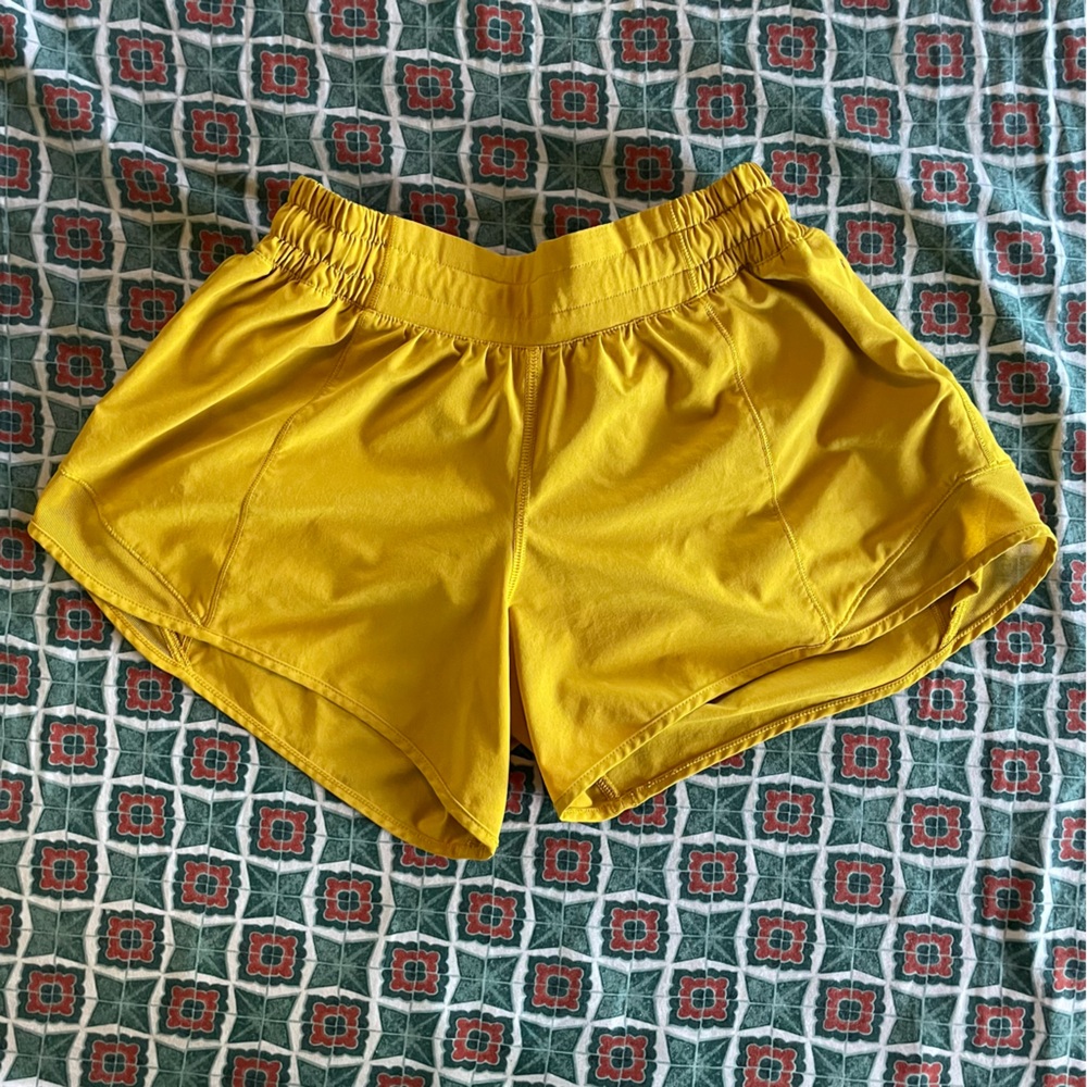 Lululemon hotty hot 4” shorts